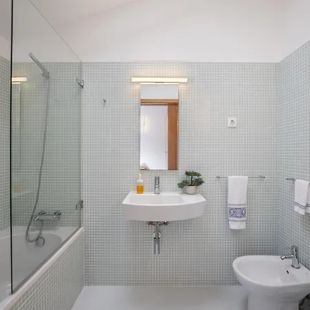 Modern 2-bedroom In The Historic Center *