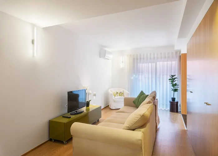 Modern 2-bedroom In The Historic Center Apartment Braga